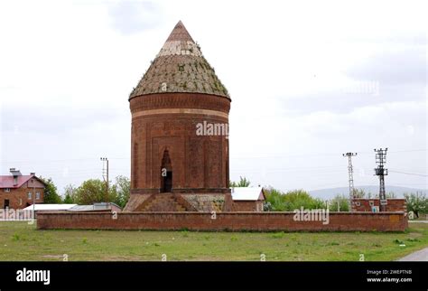  Anadolu Selçuklu Devleti'nin İlk Çağında Gerçekleşen Ahlat Kuşatması: Bir Askeri ve Siyasi Döndüm Noktası